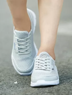 Breathable Lightweight Solid Color Sneakers